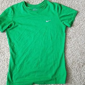 NIKE dri-fit t-shirt